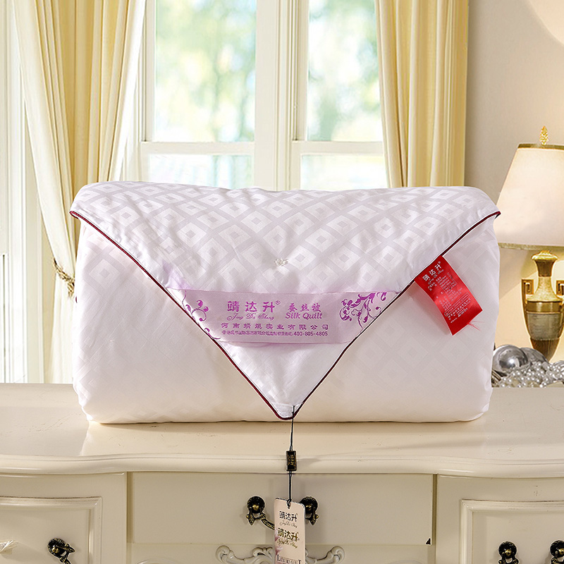 Acquista Trapunta invernale con stampa in tessuto di seta di gelso di cotone,Trapunta invernale con stampa in tessuto di seta di gelso di cotone prezzi,Trapunta invernale con stampa in tessuto di seta di gelso di cotone marche,Trapunta invernale con stampa in tessuto di seta di gelso di cotone Produttori,Trapunta invernale con stampa in tessuto di seta di gelso di cotone Citazioni,Trapunta invernale con stampa in tessuto di seta di gelso di cotone  l'azienda,